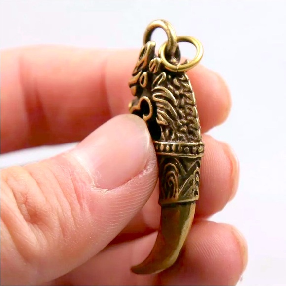 Vintage brass dragon tooth pendant - Picture 1 of 6